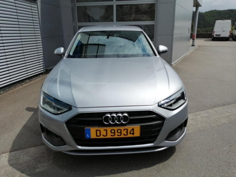 Audi A4 - Thumbnail 3