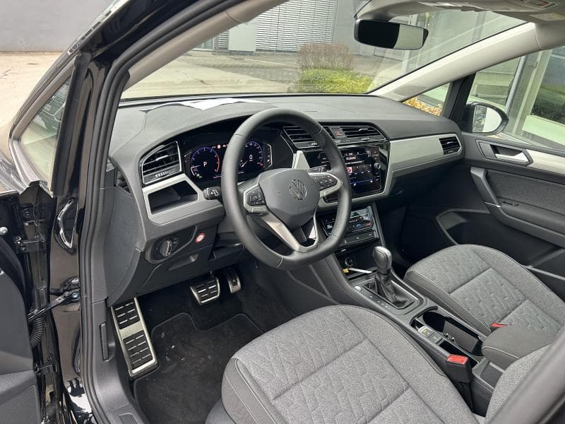 Volkswagen Touran - Thumbnail 6