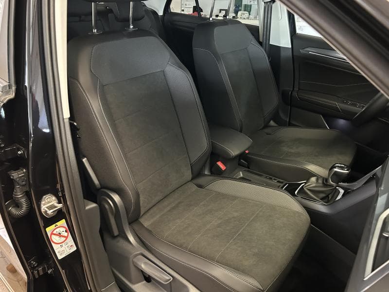 Volkswagen T-Roc - Thumbnail 3